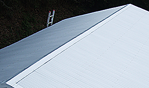 屋根・壁に使用できるガルバリウム鋼板、別注波板