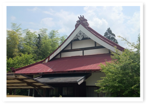 寺院の屋根の葺き替え工事